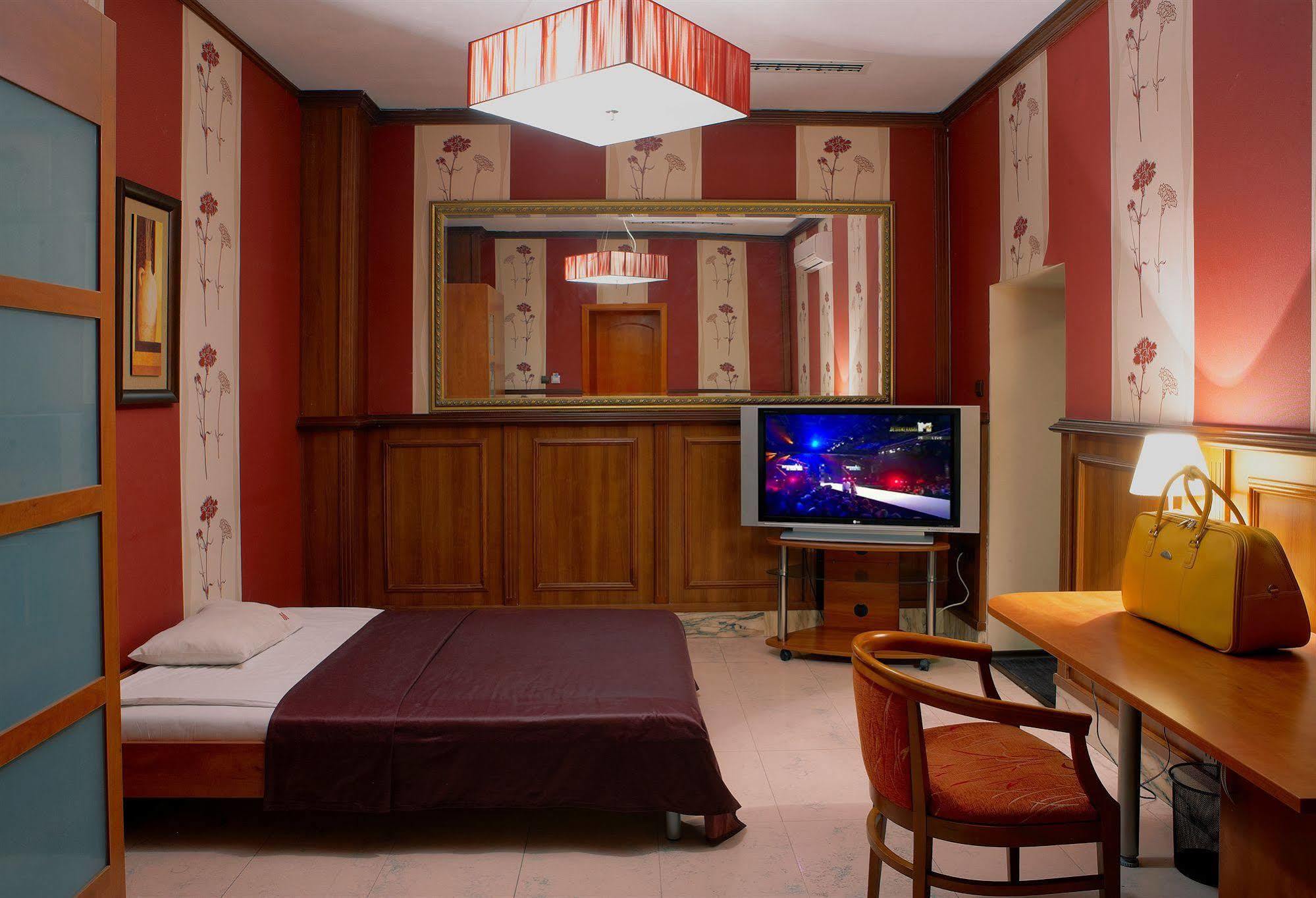 Maxim Boutique Hotel Sofia Buitenkant foto