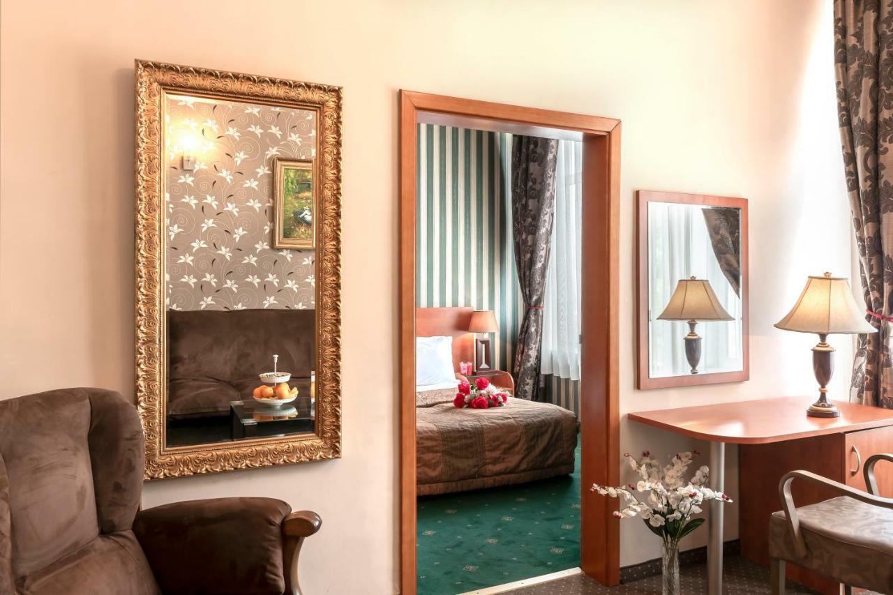 Maxim Boutique Hotel Sofia Buitenkant foto